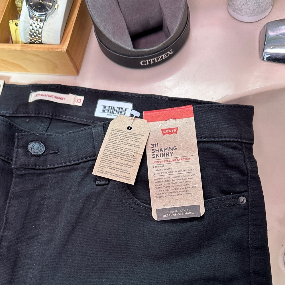 Levi's 311 Shaping Skinny Jeans in Classic Black